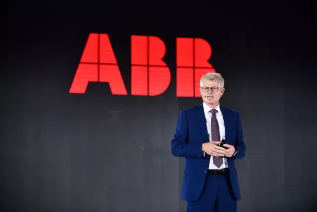 ABB机器人业务全球总裁倪思德 对全球及亚洲业务进行介绍