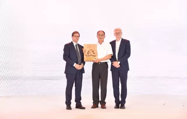2016年杰出表现奖：上海华太数控技术有限公司